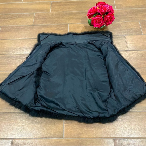 Blk Faux Fur Vest (Size M)?🌹 - Picture 8 of 13